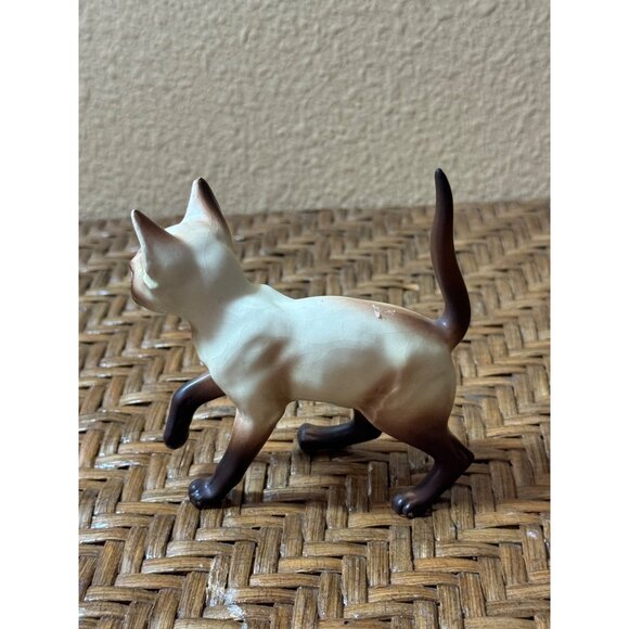 Vintage Siamese Cat Figurine - Hand-Painted Porcelain Collectible Decor - Picture 4 of 8